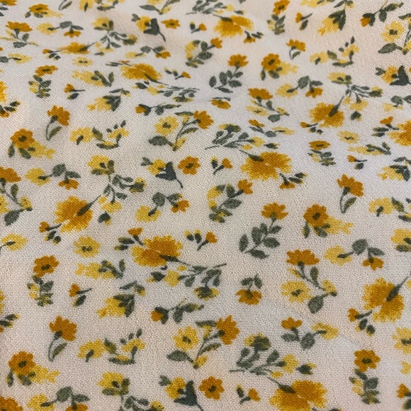 🔥3/$15🔥 HOLLISTER tied in back crop top Size Medium - Picture 5 of 5